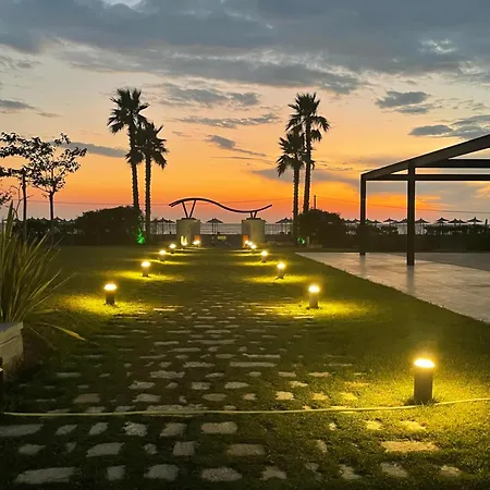 Beachfront Flat Tale